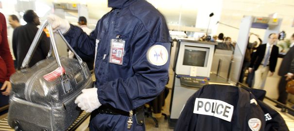 Roissy : Deux policiers de la PAF en garde à vue pour trafic de drogue