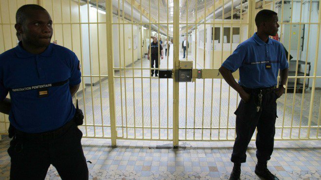 Toul : un gardien de prison agressé à l'huile bouillante