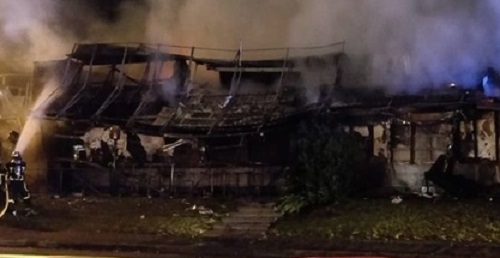 Un fast-food ravagé par les flammes en Moselle-Est