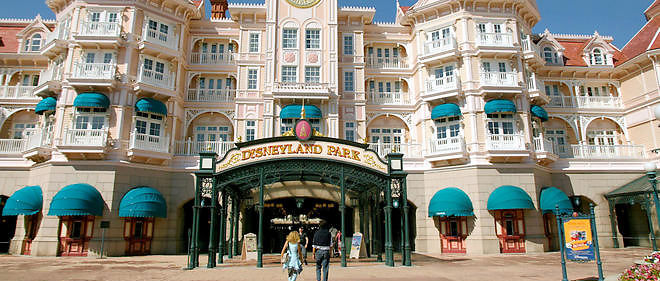 Un homme armé interpellé à Disneyland Paris