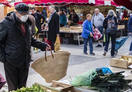 Un quart des marchés alimentaires rouvrent dans toute la France